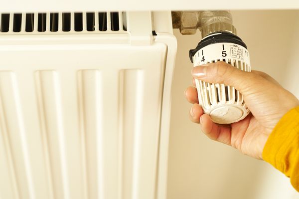 Termostatska radiatorska glava